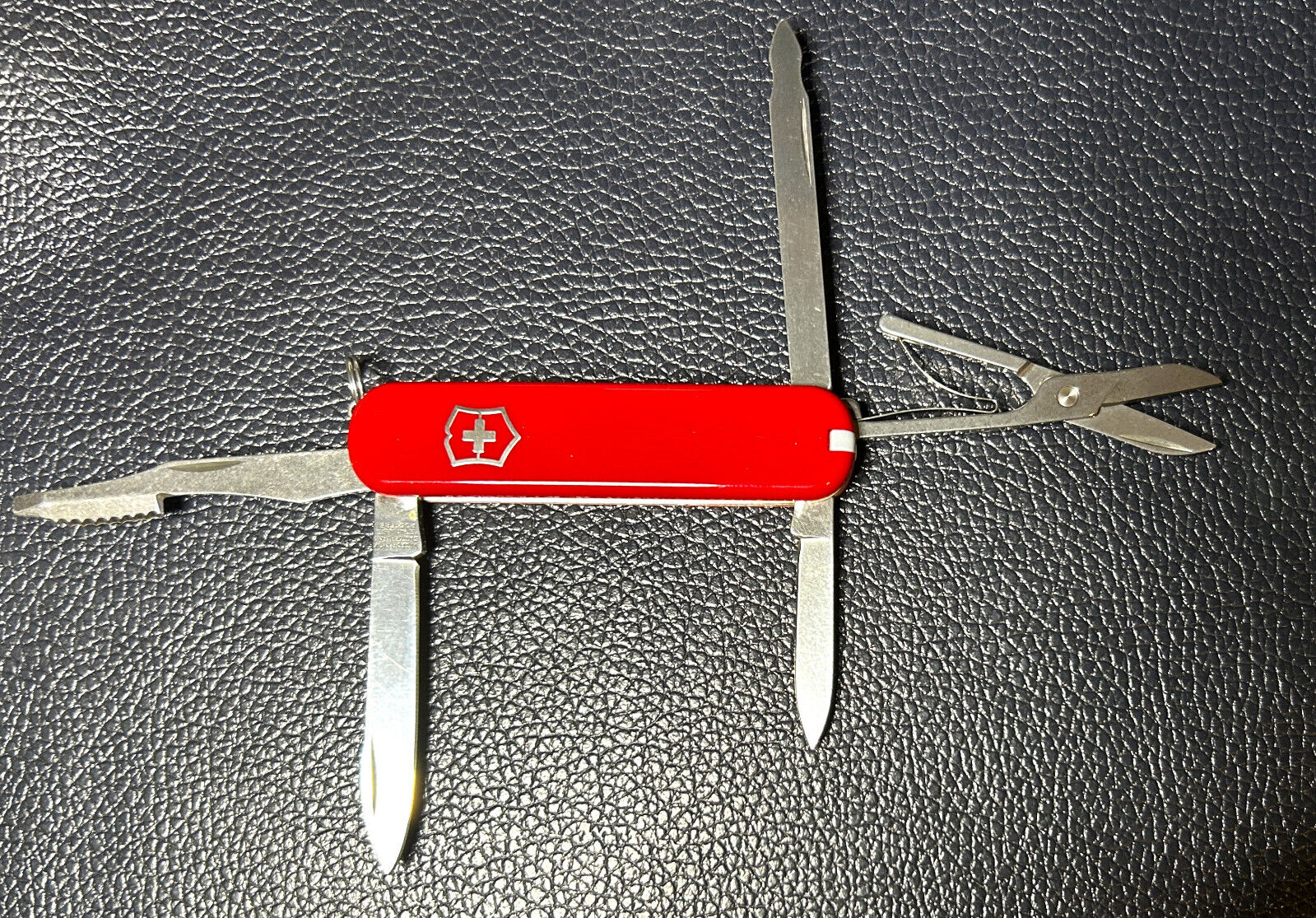 Victorinox EXECUTIVE Swiss Army Knife - Red - 74mm