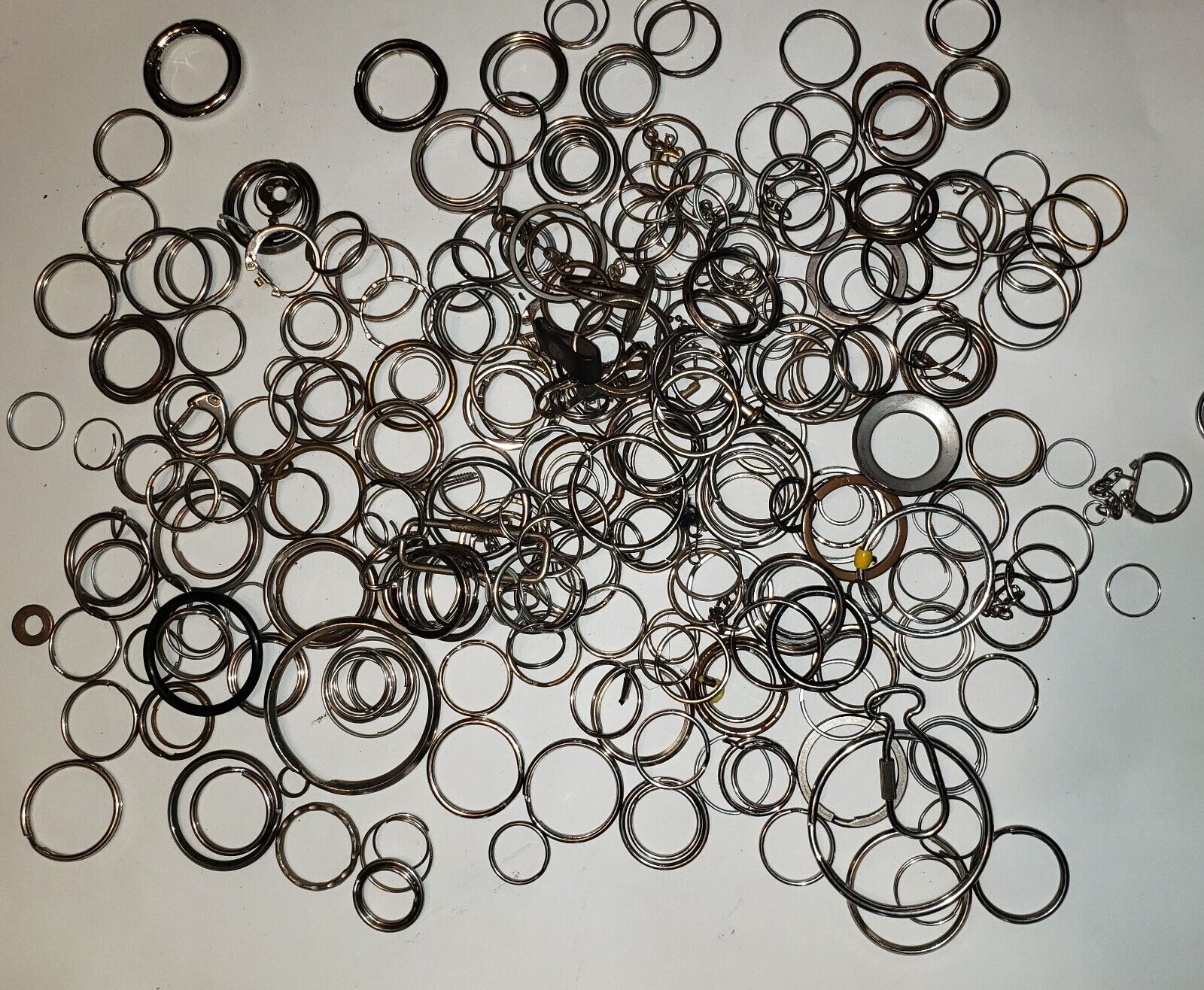 LARGE Lot of Rings Vintage Metal Key Clip Mini Circle over 100 Hooks approx 2 lb