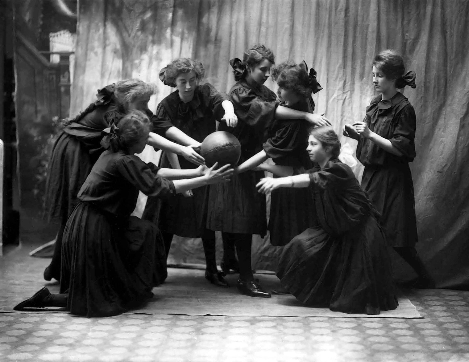 1907 Girls Basketball, Burke School, Idaho Old Photo 8.5\