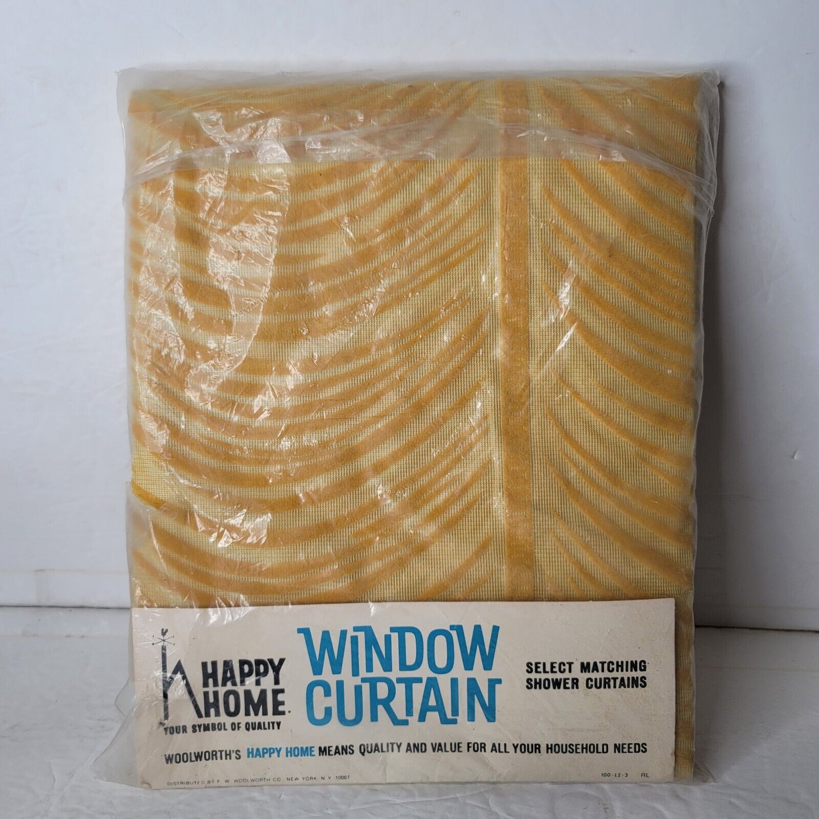Vtg 1960\'s Vinyl Window Curtain Chateau Gold 66 x 45 Inch Happy Home Woolworth