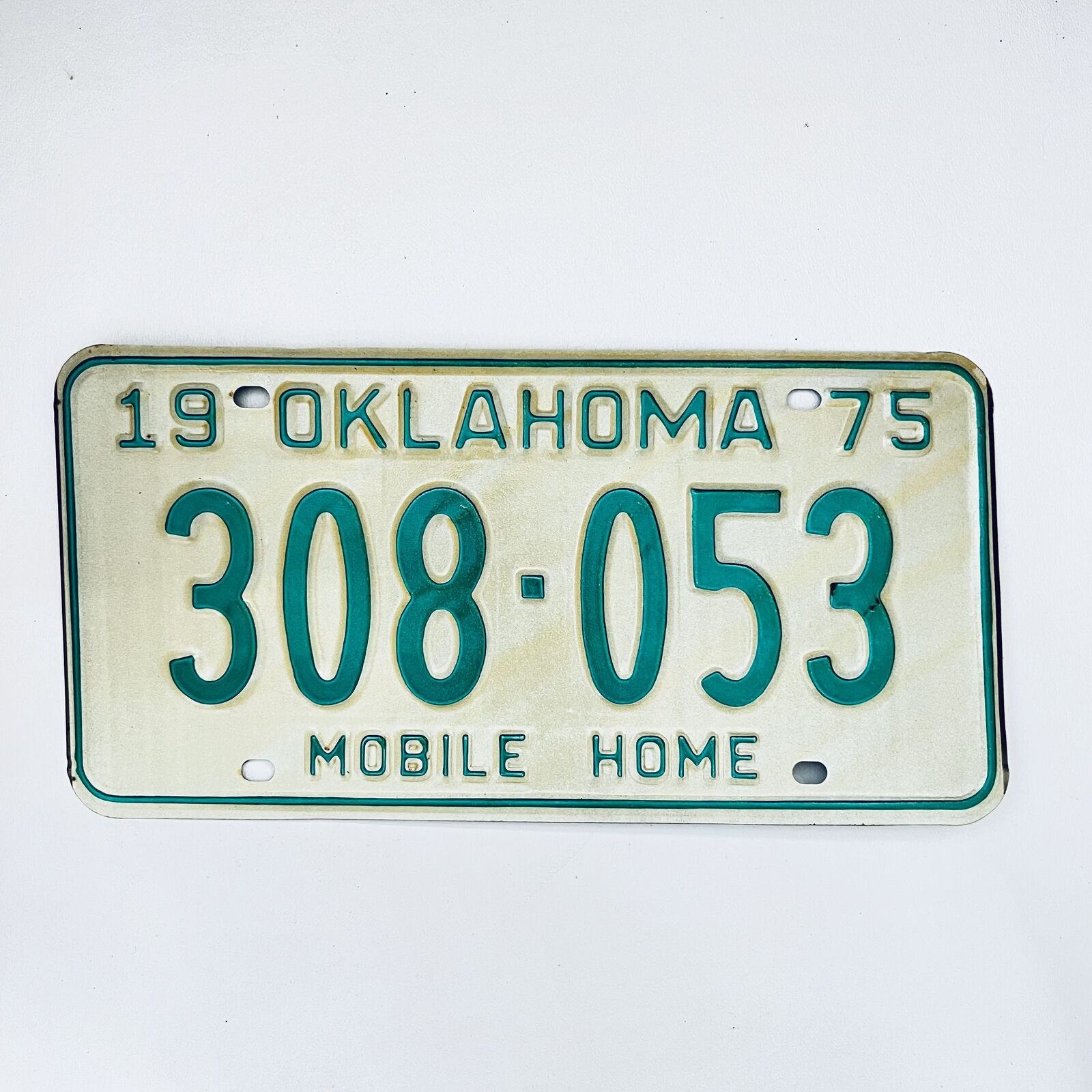 1975 United States Oklahoma Base Mobile Home License Plate 308-053