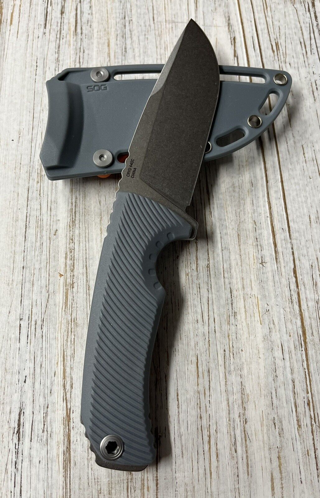 SOG Knives Tellus FX Fixed Blade Knife CRYO 440 Steel Wolf Grey