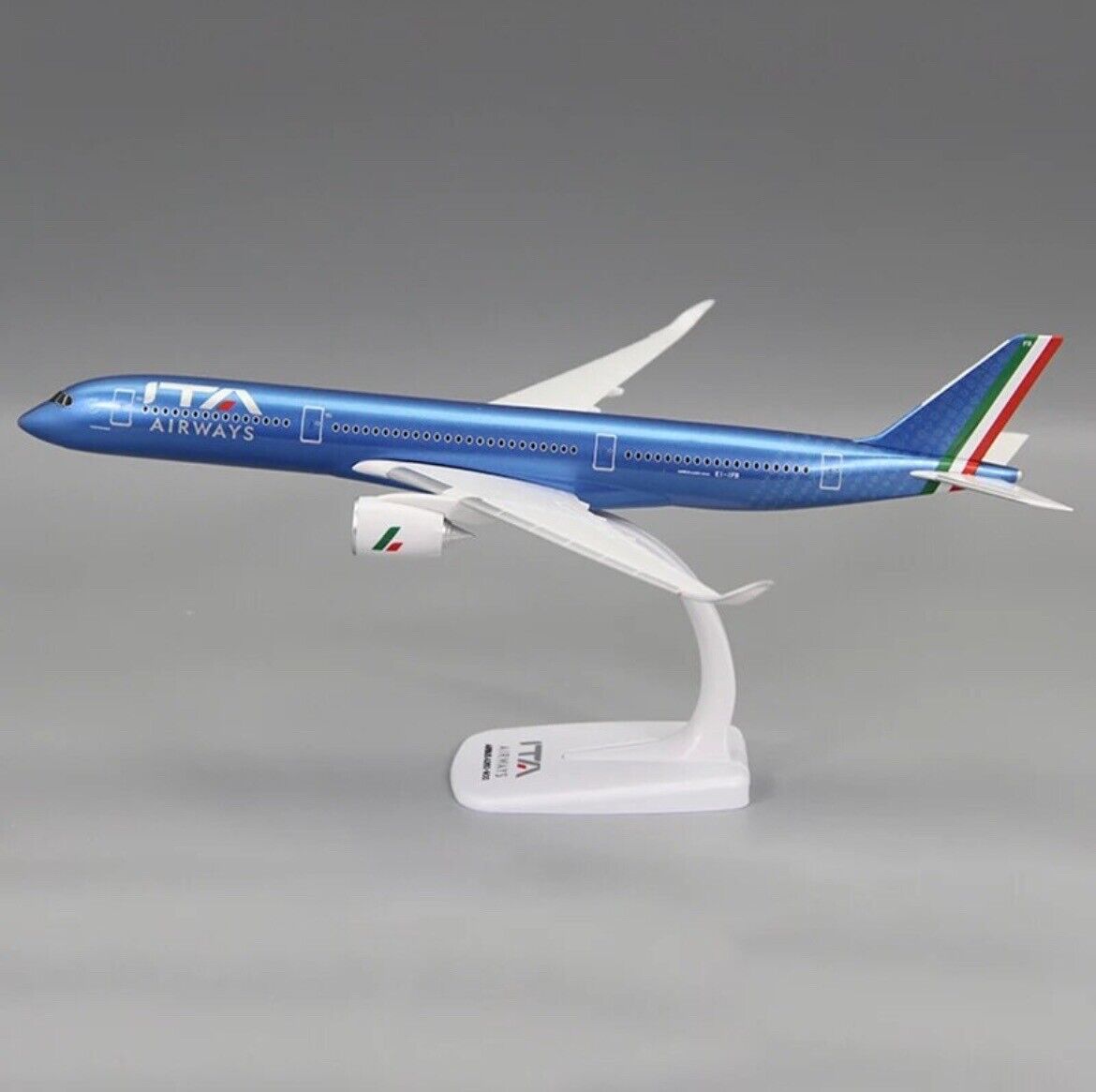 1/200 Scale Airplane Model - ITA Airlines Airbus A350-900 Model With Stand