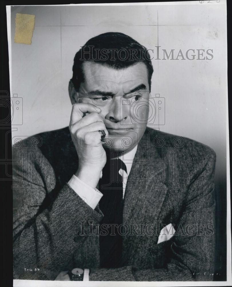 1956 Press Photo Actor Jack Hawkins In \