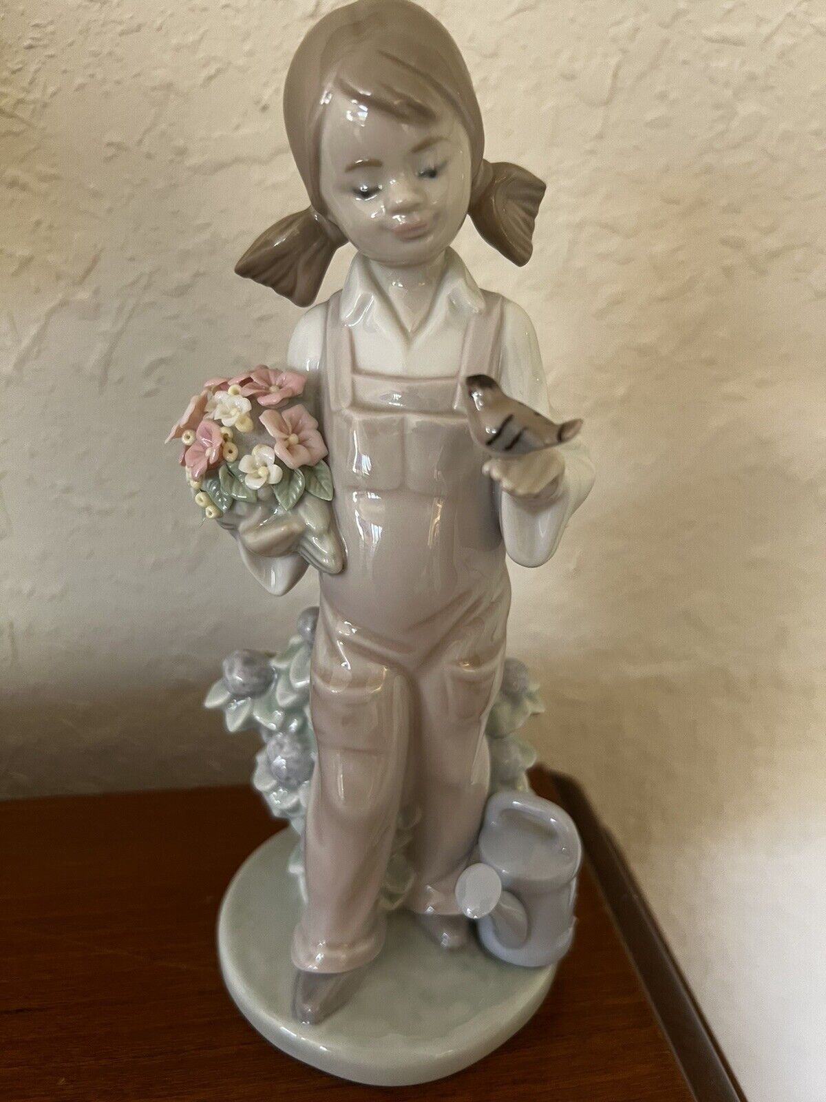 lladro figurines collectibles. Spring Girl. Porcelain. Spain. Mint Condition.