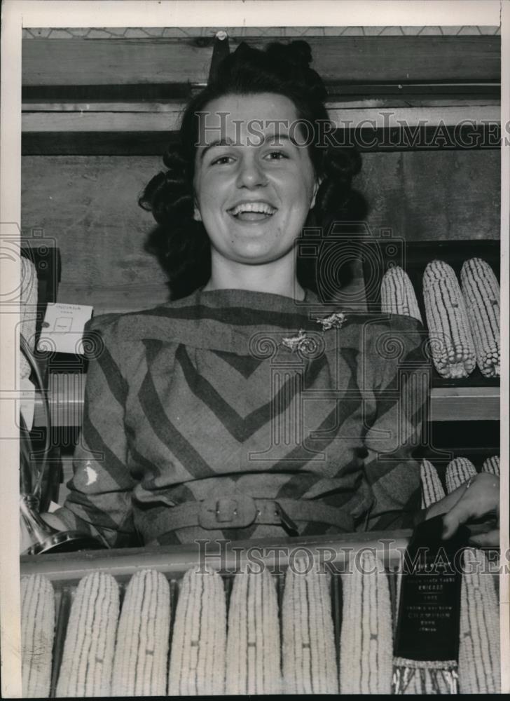 1940 Media Photo Beverly Neal, National 4-H Club Corn Princess Chicago