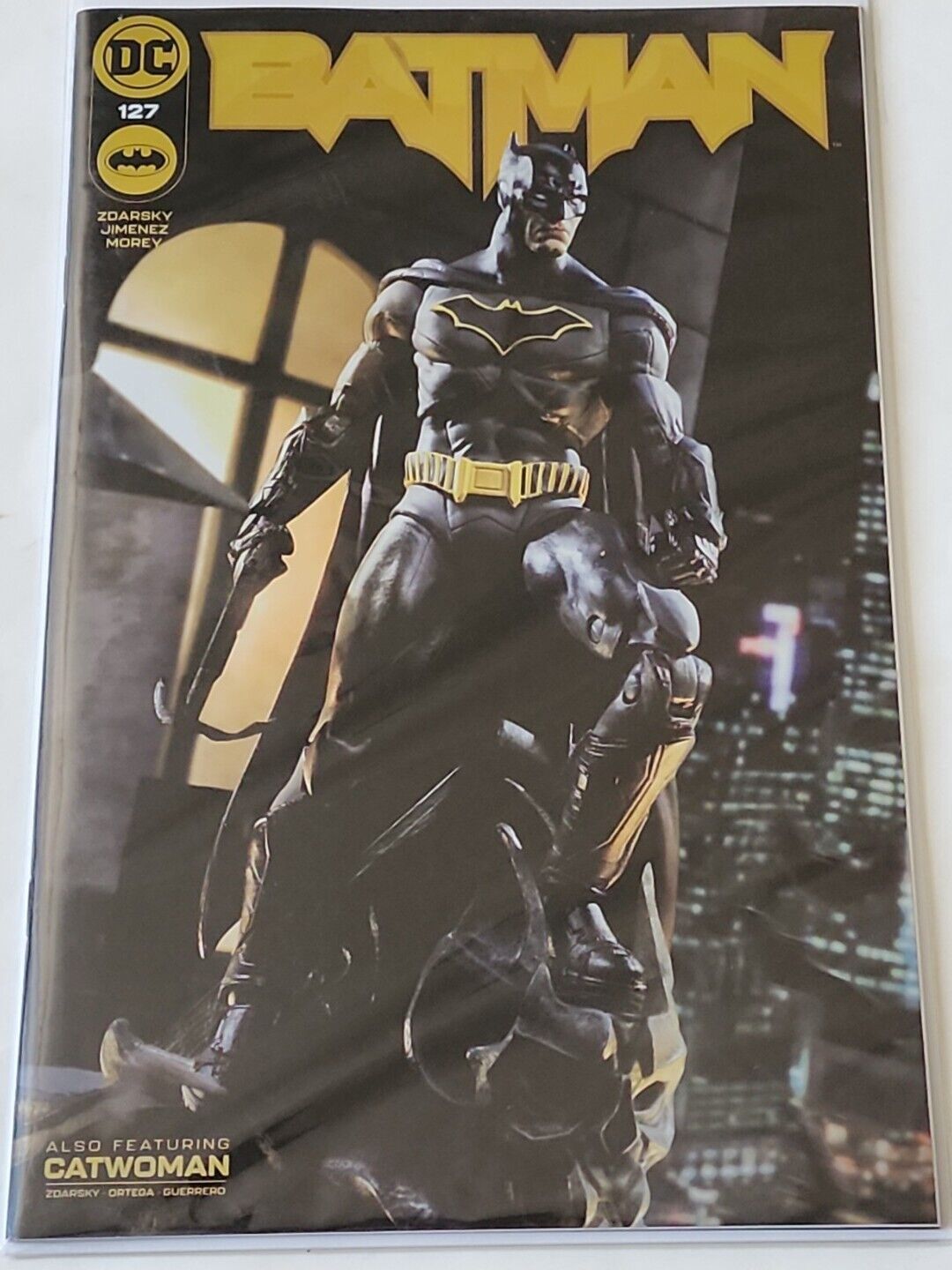 DC UNIVERSE McFarlane Exclusive Batman #127 Comic Gold Foil Variant Cover - NEW