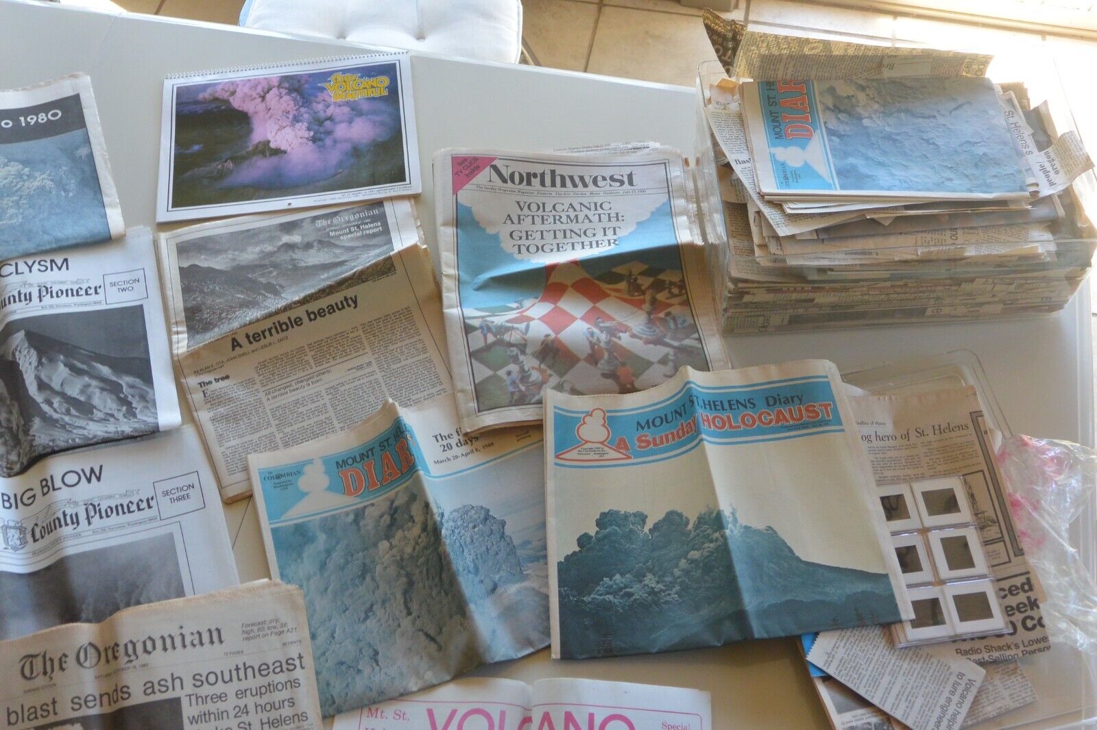 HUGE Mt. St. Helens Volcano Collection- Newspaper Clippings, books... ~ 15 LBs
