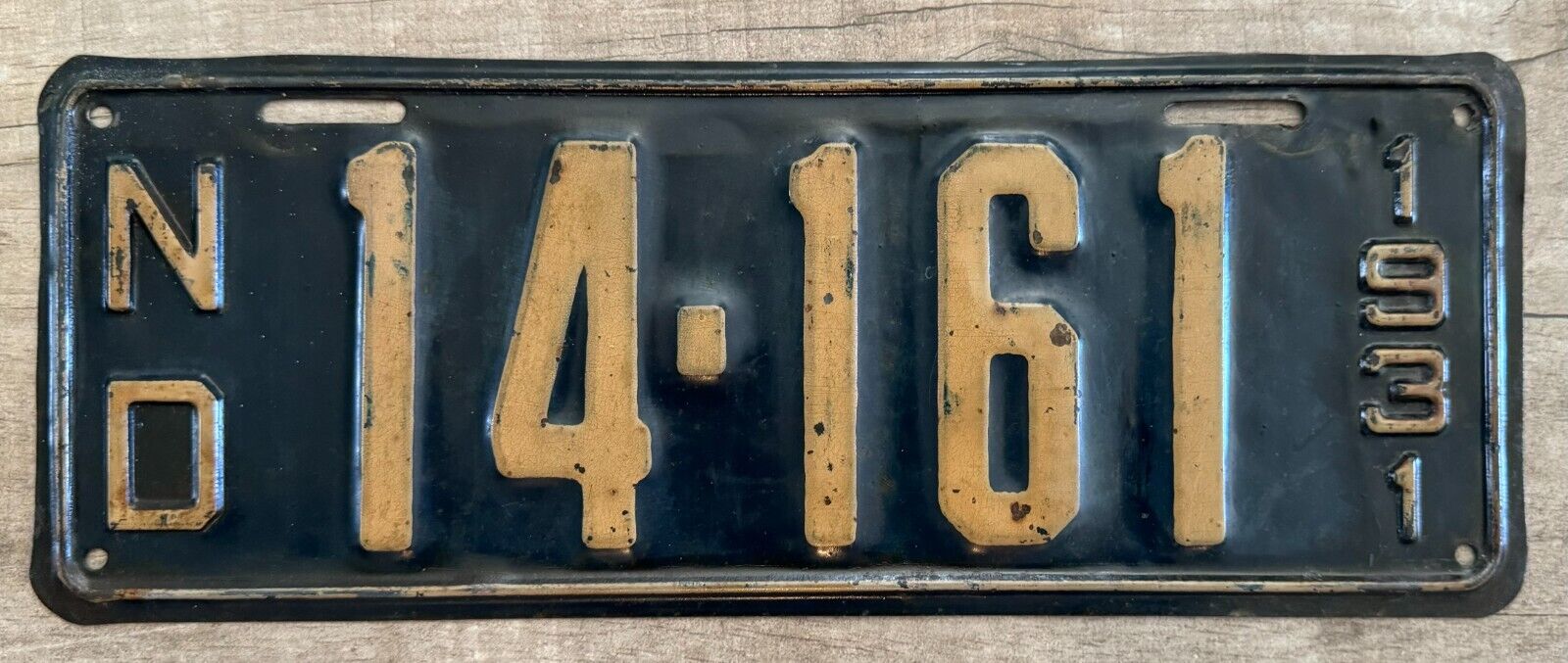 1931 North Dakota License Plate - Good original paint