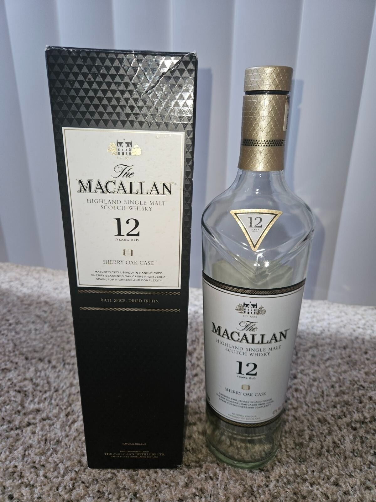 MACALLAN 12 years old empty BOTTLE with cork Scotch Whisky oak cask And BOX
