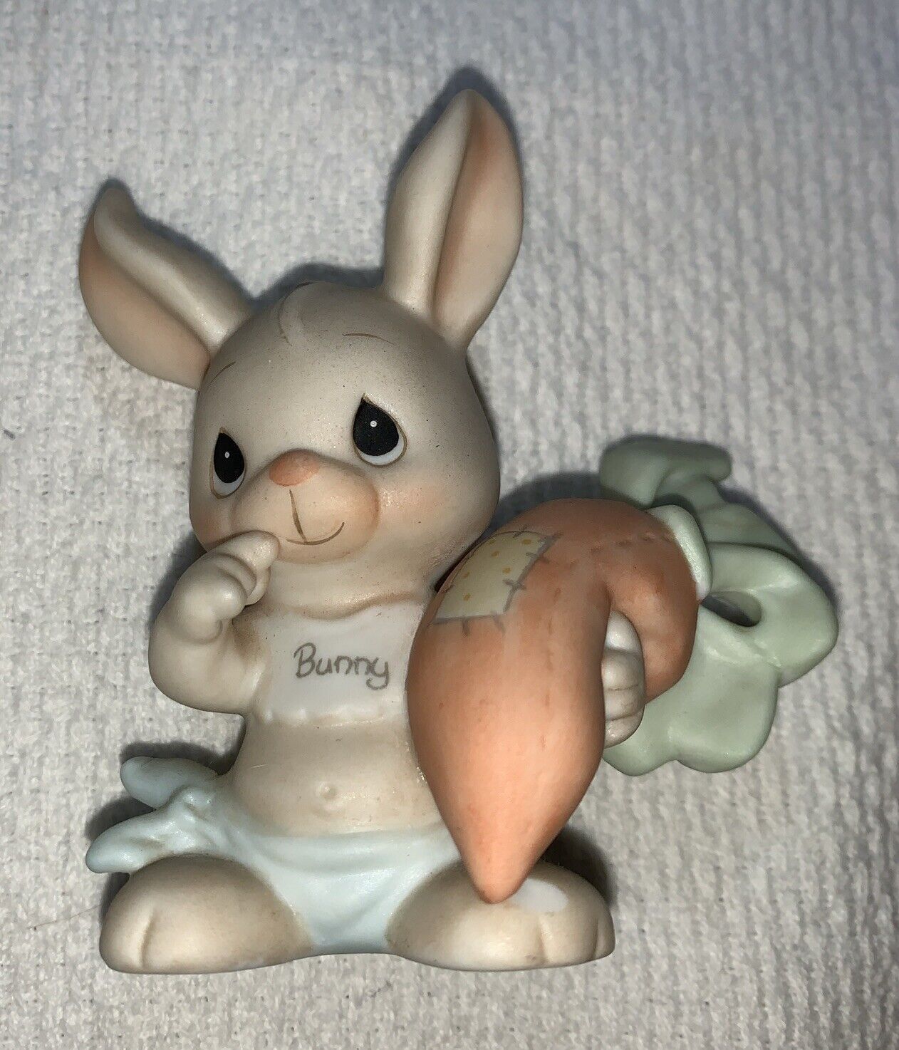 Precious Moments “Some Bunny Cares” Figurine #BC-881 Members Only