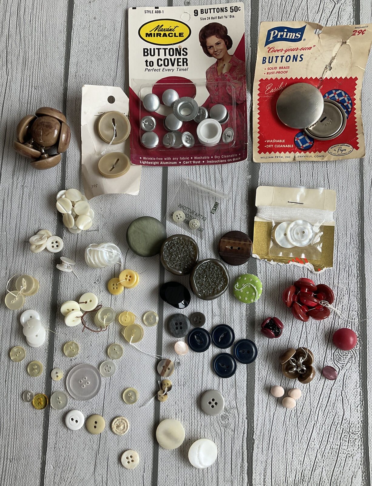 Vintage Buttons; Celluloid, Glass, Plastics and metals, Mixed Lot