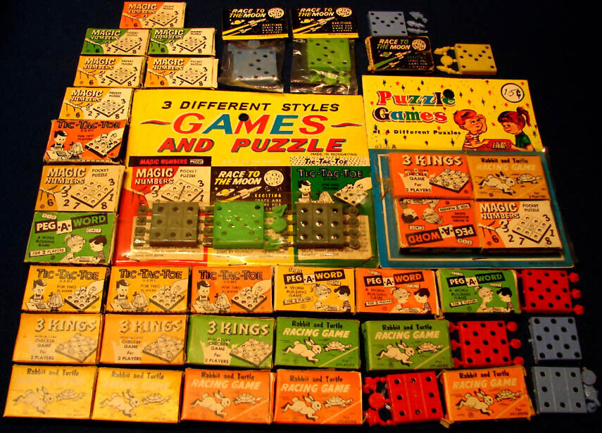 (40) BOXED OLD CRACKER JACK & CARDED MINIATURE NOVELTY TOY GAMES & PUZZLES