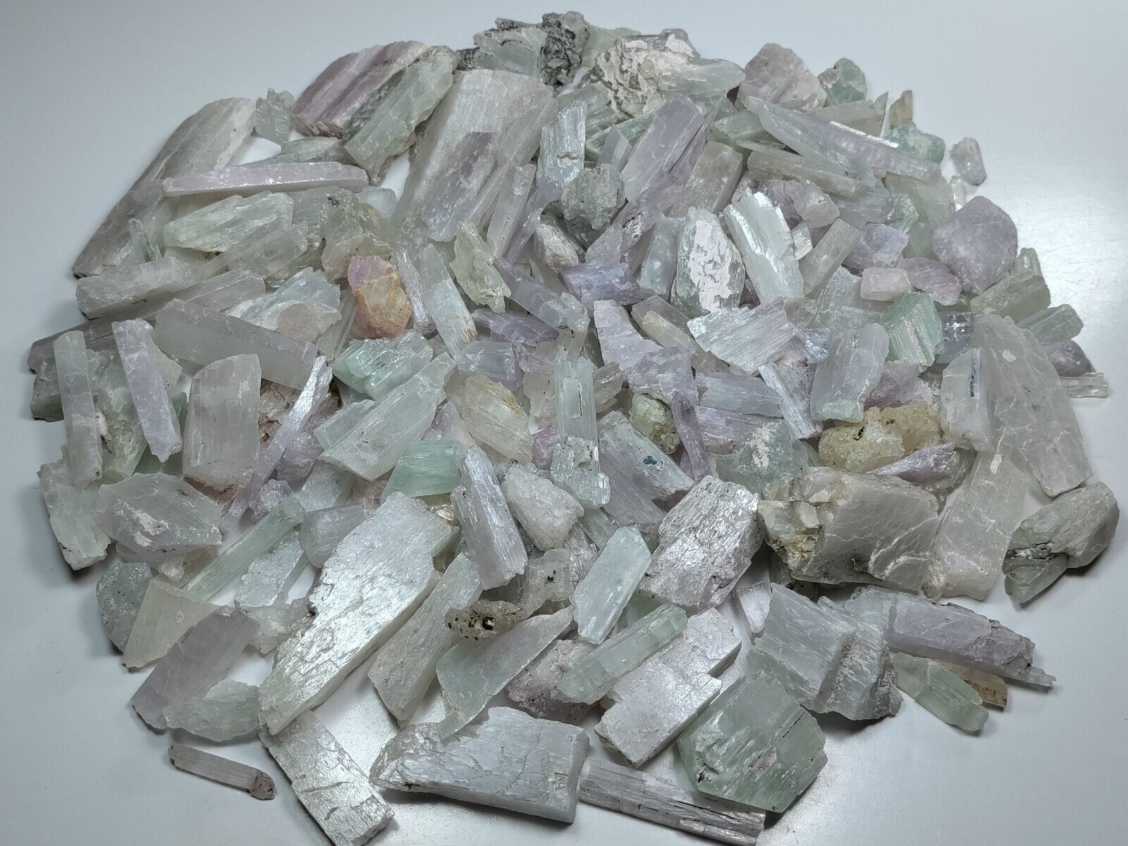 1082 GM Kunzite Lot From Afghanistan H
