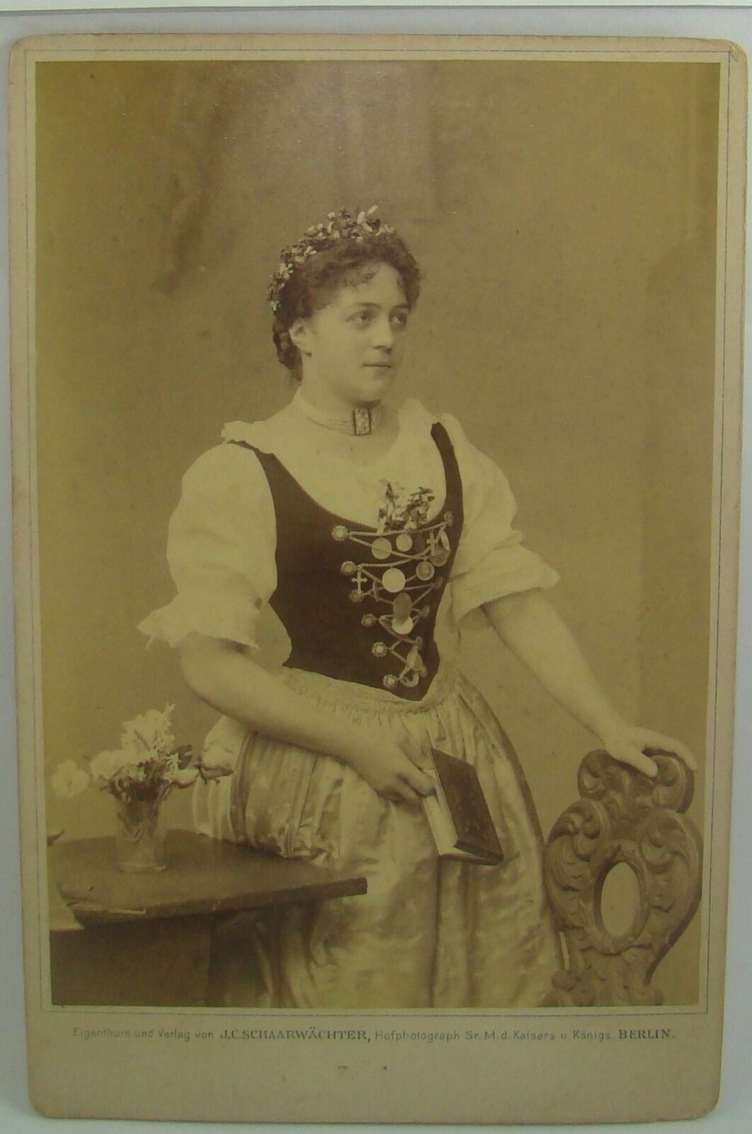 Antique J.C. Schaarwächter Photo CDV Cabinet German Germany Berlin Woman