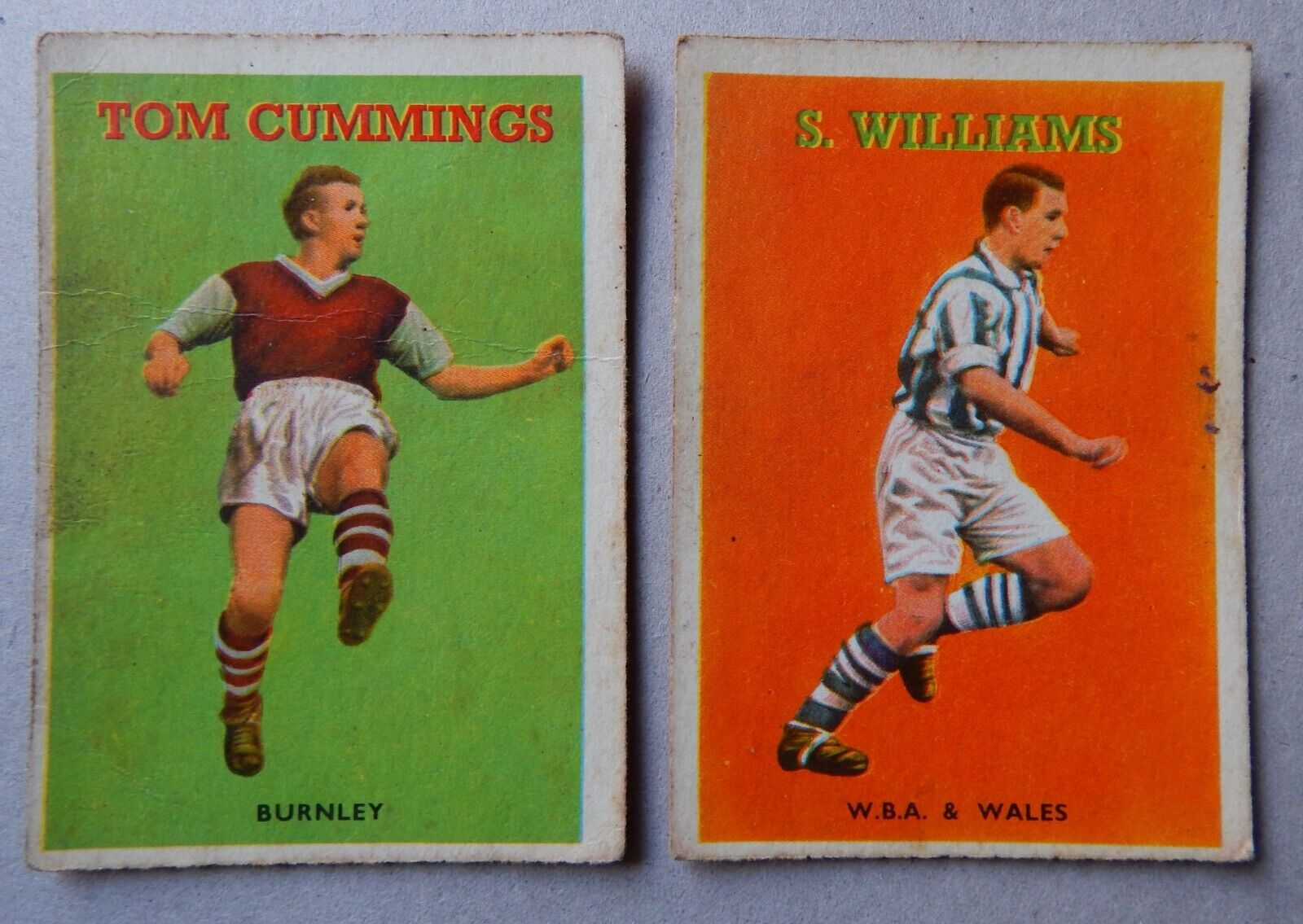 A&BC FOOTBALLER GUM CARDS 1959/60 CUMMINGS BURNLEY & WILLIAMS W.B.A & WALES
