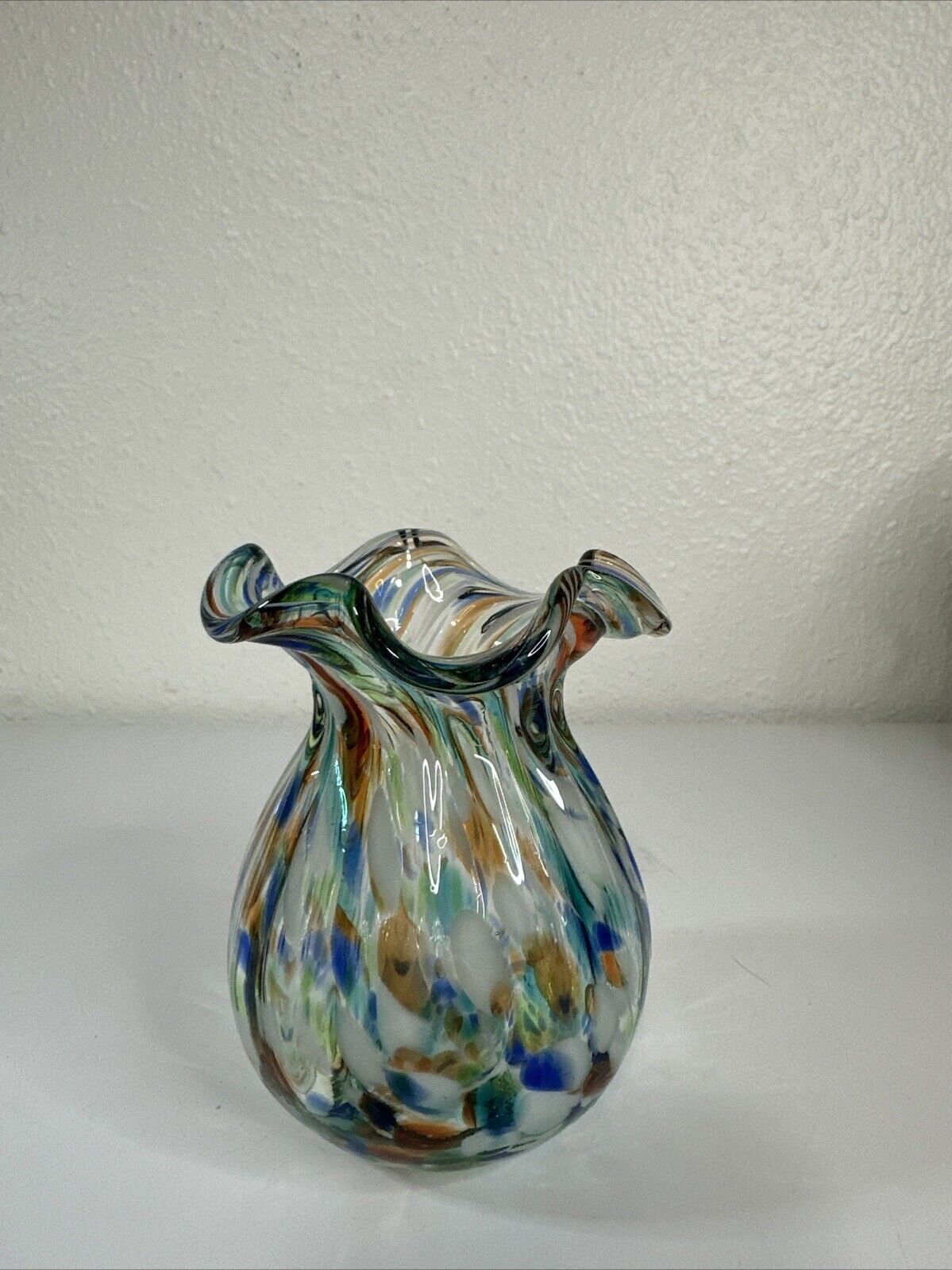 Murano Italy Confetti Ribbed Ruffled Art Glass Hand Blown Vase 5” Tall
