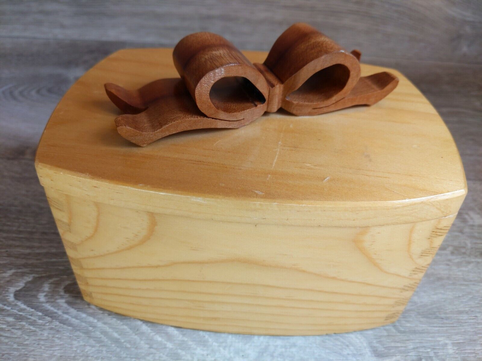 Beautiful handmade wooden trinket box With Wooden Bow signed by artist
