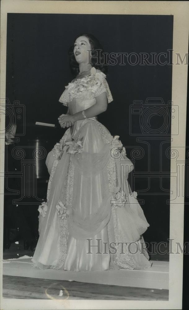 1949 Press Photo Opera singer Patrice Munsel - spp35176