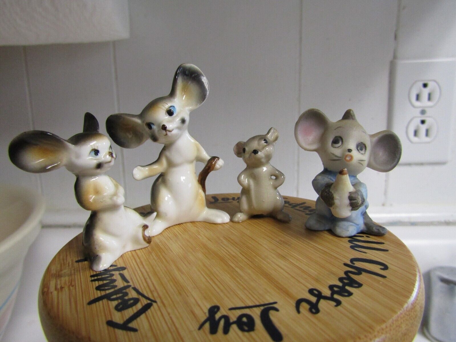 Miniature Mouse Mice unmarked Figurines  Lot of 4