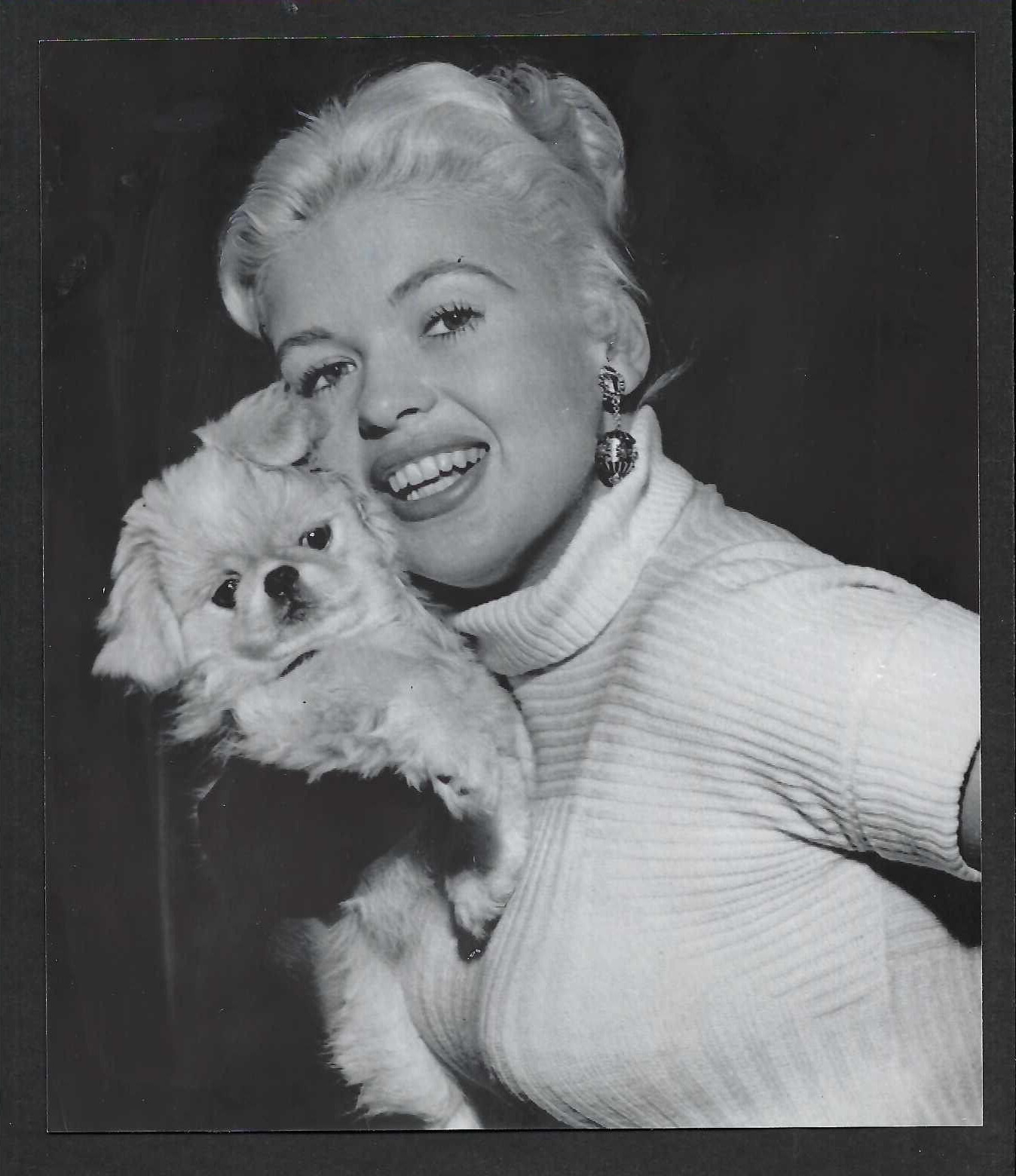 JAYNE MANSFIELD ACTRESS POSES WITH HER DOG VTG 1957 ORIG PHOTO