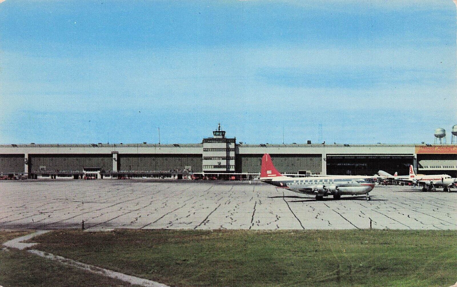 Ypsilanti MI Michigan Willow Run Airport Al Green\'s Aviation Postcard E17