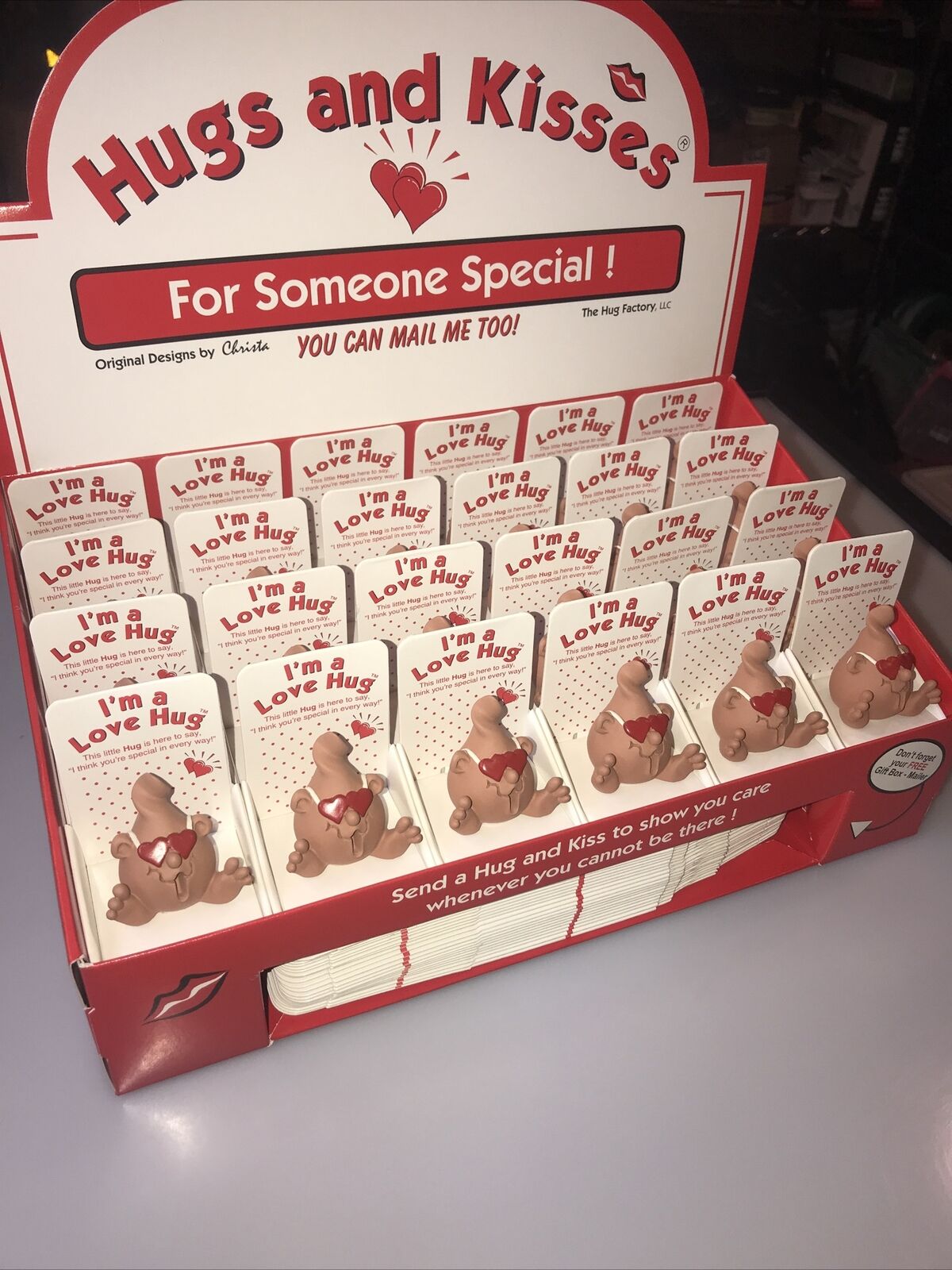 The Hug Factory Love Hugs Sampler w/ 24 Hugs + Gift Boxes New in Display Box