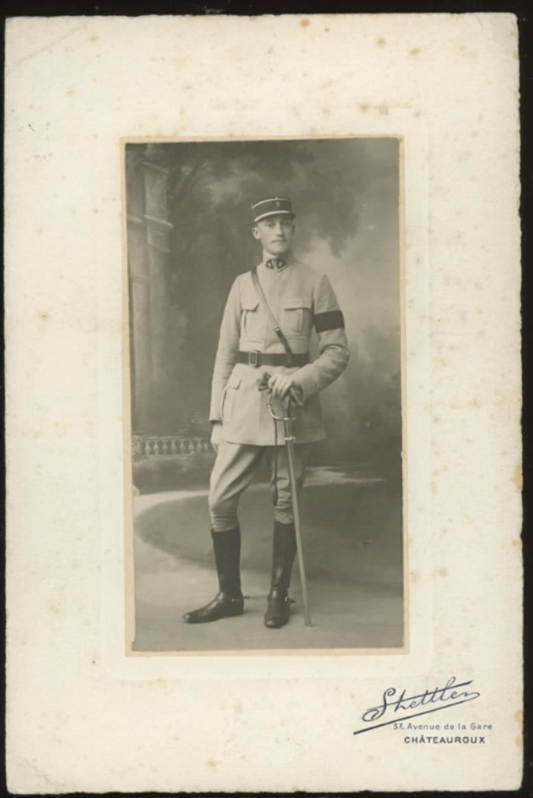 C1918 WWI FRENCH SOLDIER WITH SWORD PORTRAIT SHETTLER CHATEAUROUX  31-23