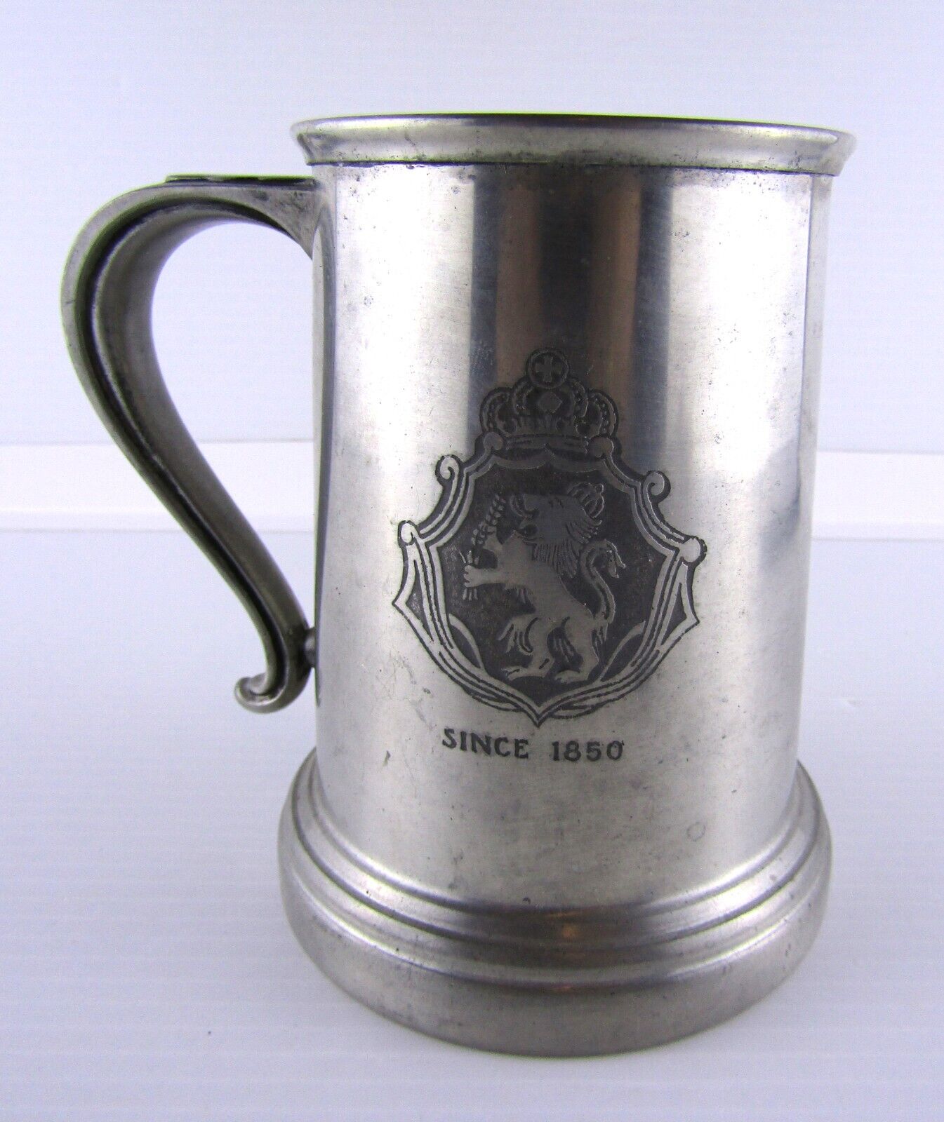 Pewter Clear Bottom Beer Mug with English Lion Crest \