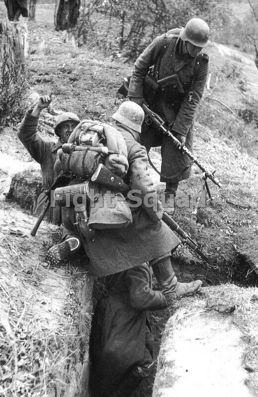 WW2 Picture Photo German infantrymen take Red Army soldiers POW  3679