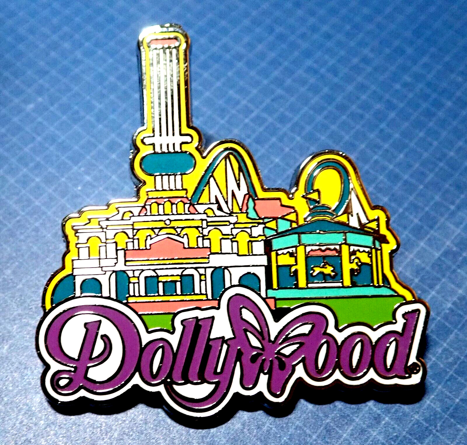 BEAUTIFUL VINTAGE DOLLYWOOD CLOISONNE COMPOSITE PIN BADGE NASHVILLE TENNESSEE