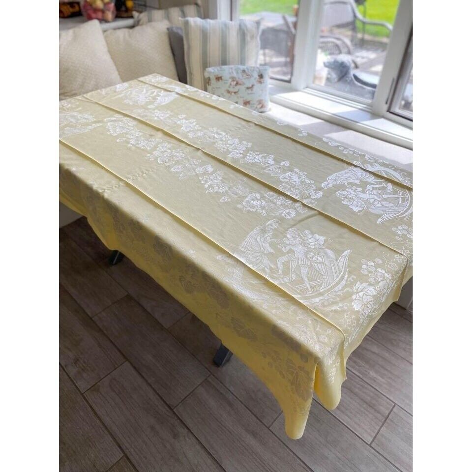 Vintage Damask Greek Style Metallic Inlay Tablecloth in Soft Yellow