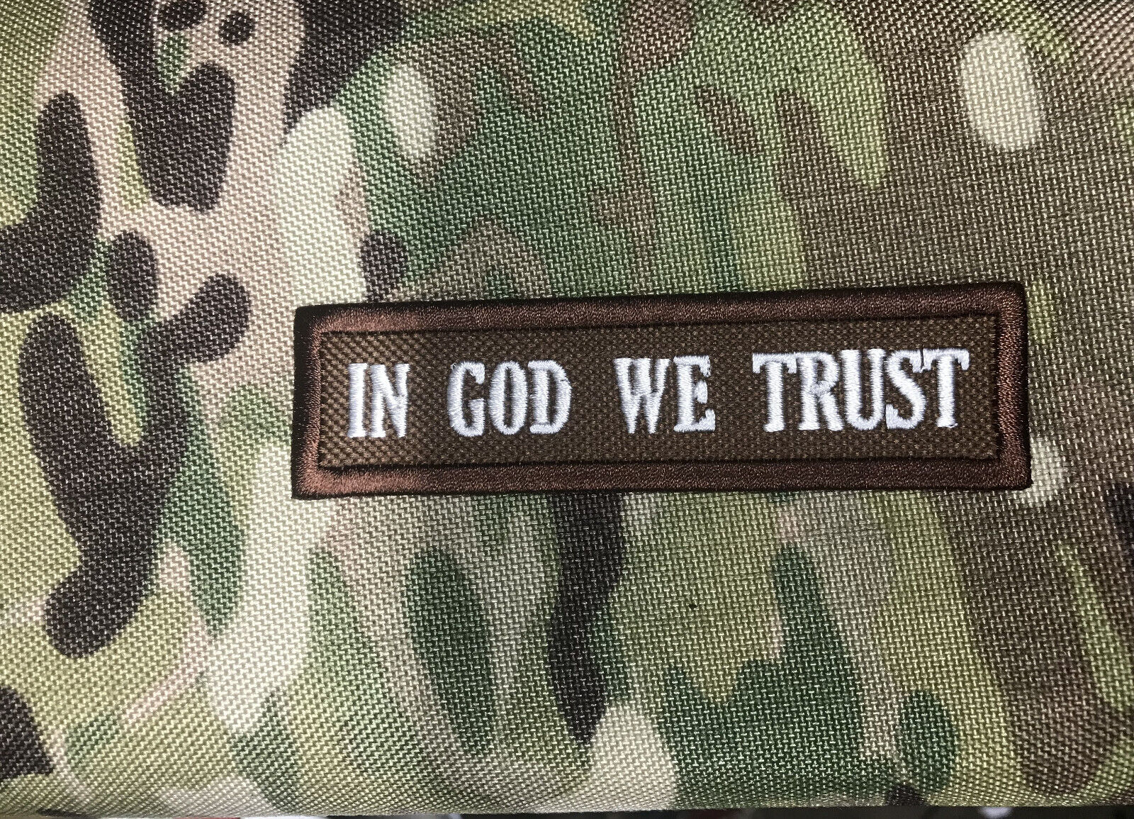 IN GOD WE TRUST EMB PATCH 1X4\'\' SEW ON WHITE ON BROWN