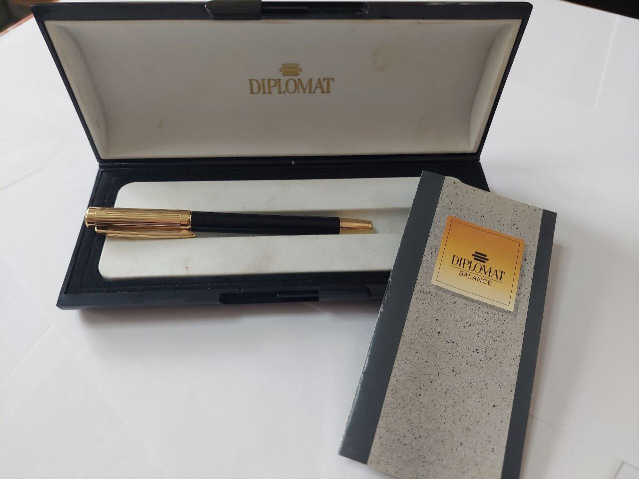 Vintage Diplomat Balance Germany 18K 750 Gold M Nib Lacquer Fountain Pen