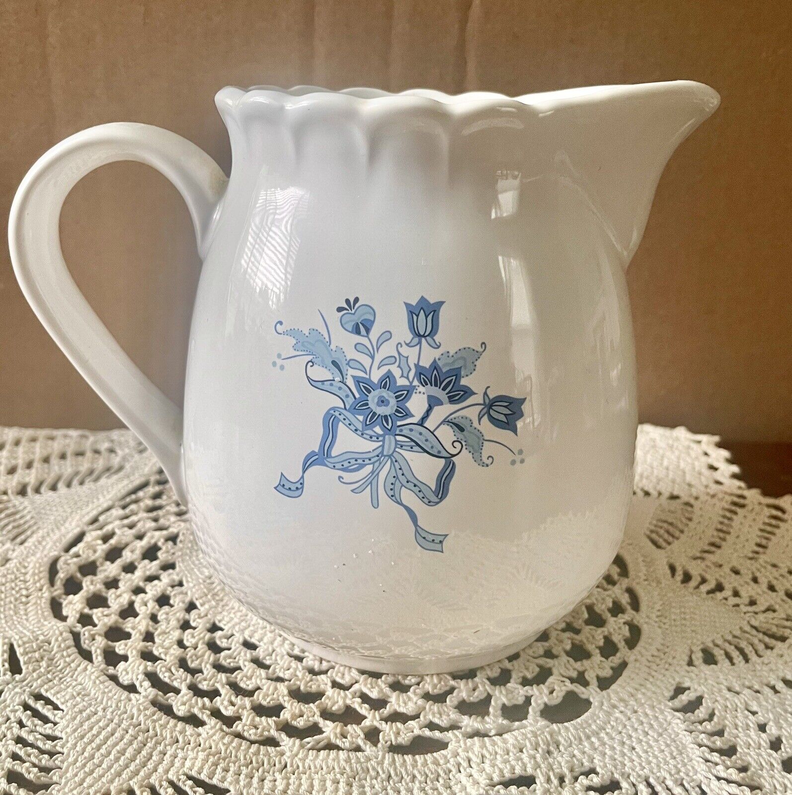 Gorgeous white Vintage Floral Decorative ceramic pitcher 6 \