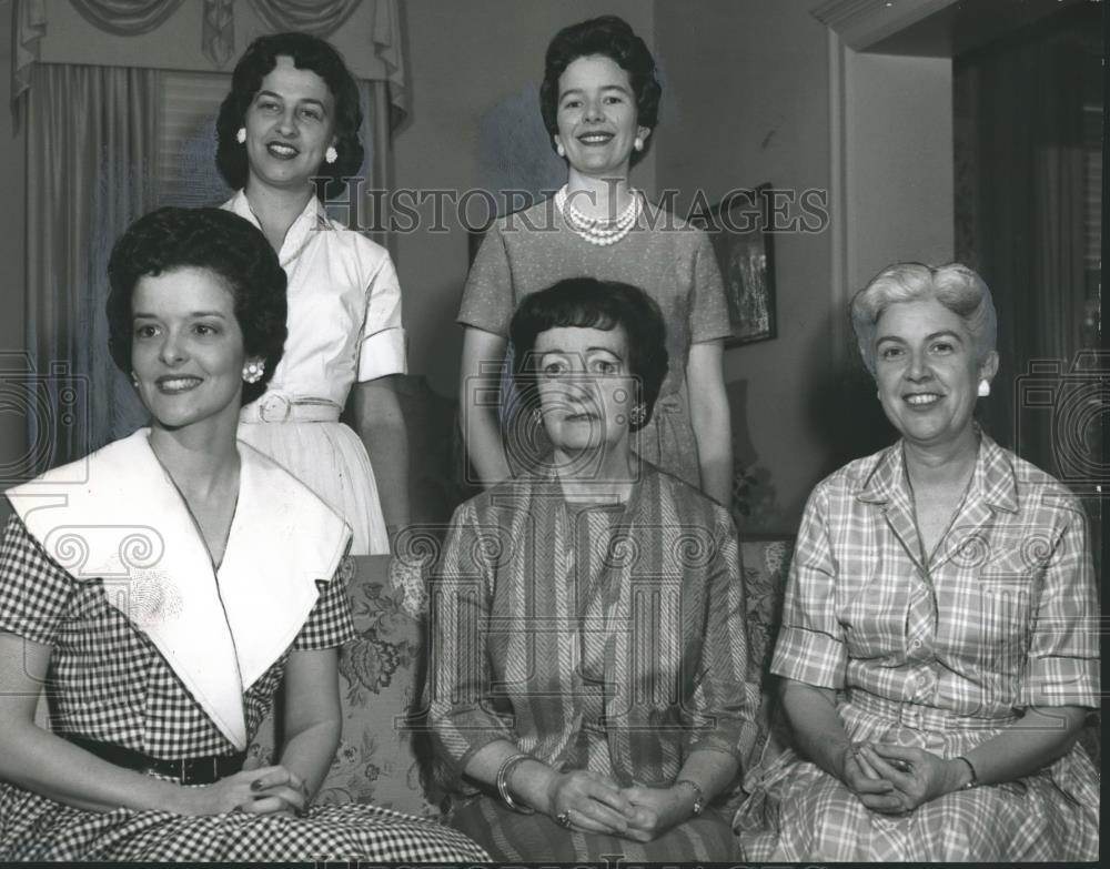1961 Press Photo Auburn University Campus Club Members - abno01710