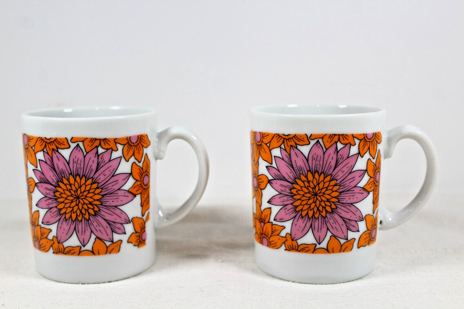 Vintage Pair Coffee Mugs w/ Pink & Orange Flowers Mod Retro Flower Power Japan