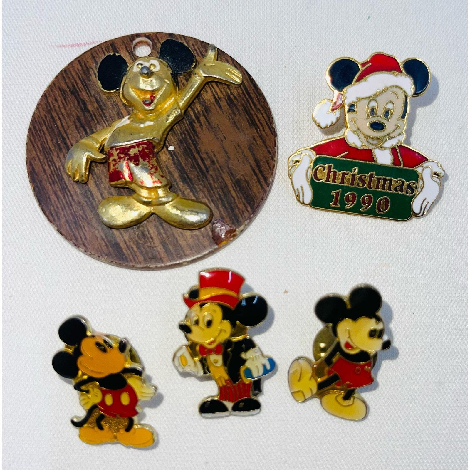 Lot of 5 Vtg Disney Mickey Mouse 1990 Santa Lapel Pin Hat Pinback Pins Taiwan