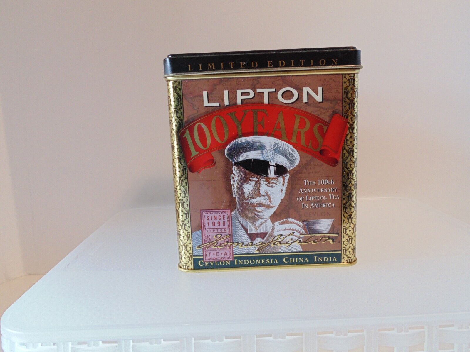 Vintage 1990 Lipton 100 Years Anniversary Metal Tea Collector\'s Tin.