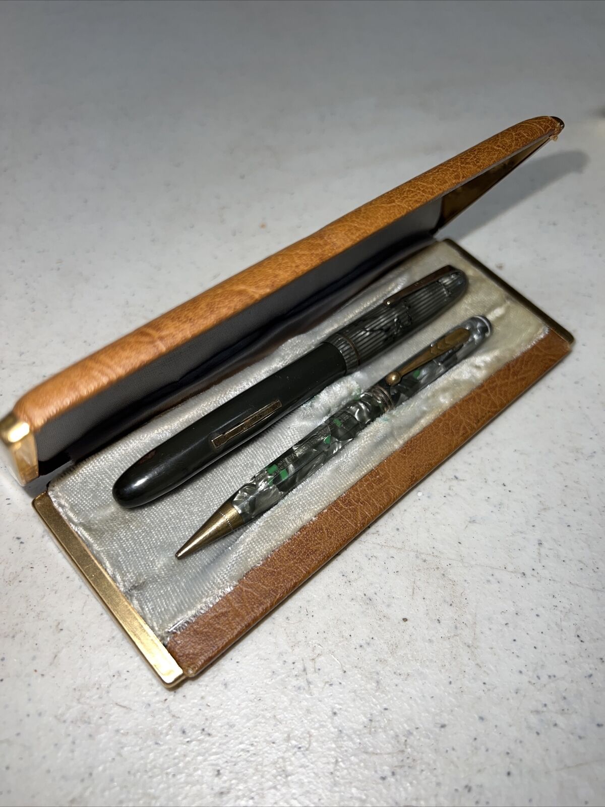 Vintage Venus President / Parkette Fountain Pen And Pencil Set WW2 Era In Case