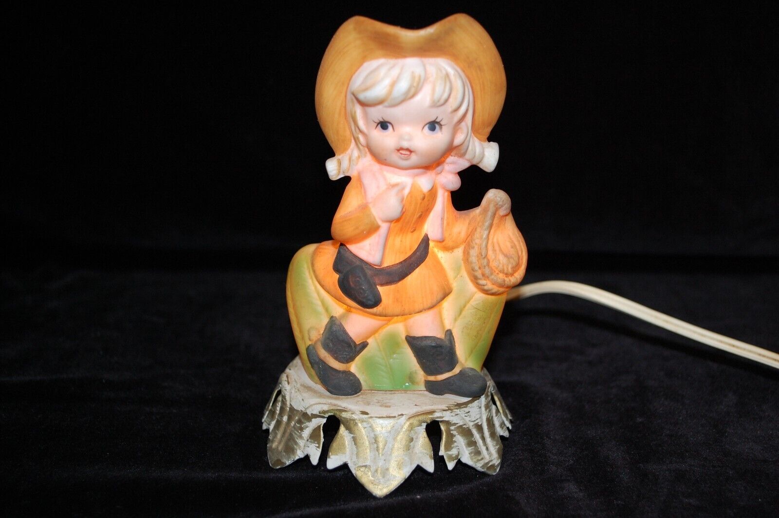 Vintage Aladdin Portable Ceramic Lamp Cowgirl S-1612 Western Nightlight  Used