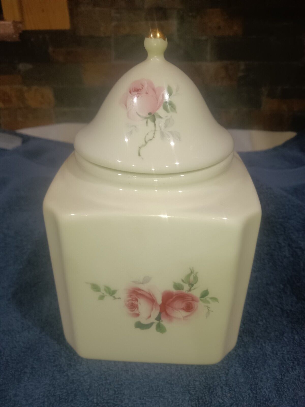 Vintage 1999 A Special Place 8 in. Floral Jar With Lid