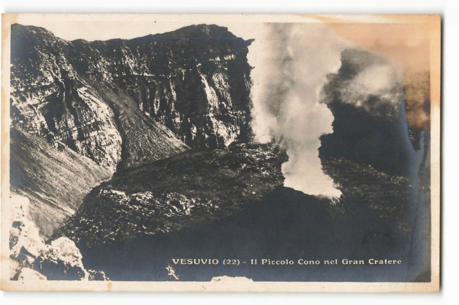 Postcard RPPC Vesuvio (22) - II Piccolo Cono nel Gran Cratere VTG ME6.