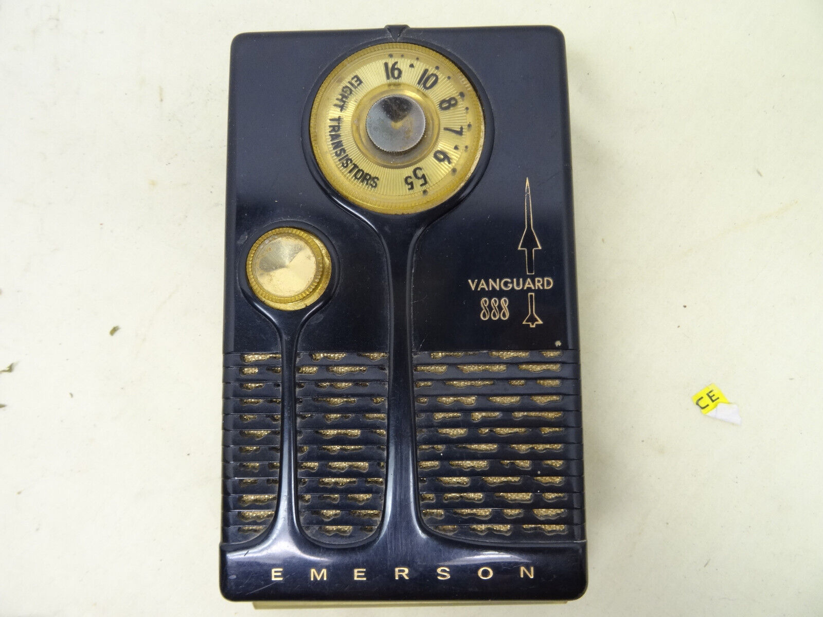 Vintage Emerson Vanguard 888 Nevabreak Pocket Radio Untested