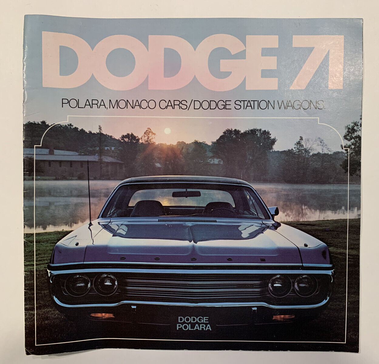BROCHURE: 1971 DODGE - Station Wagons - Polara - Monaco - Chrysler