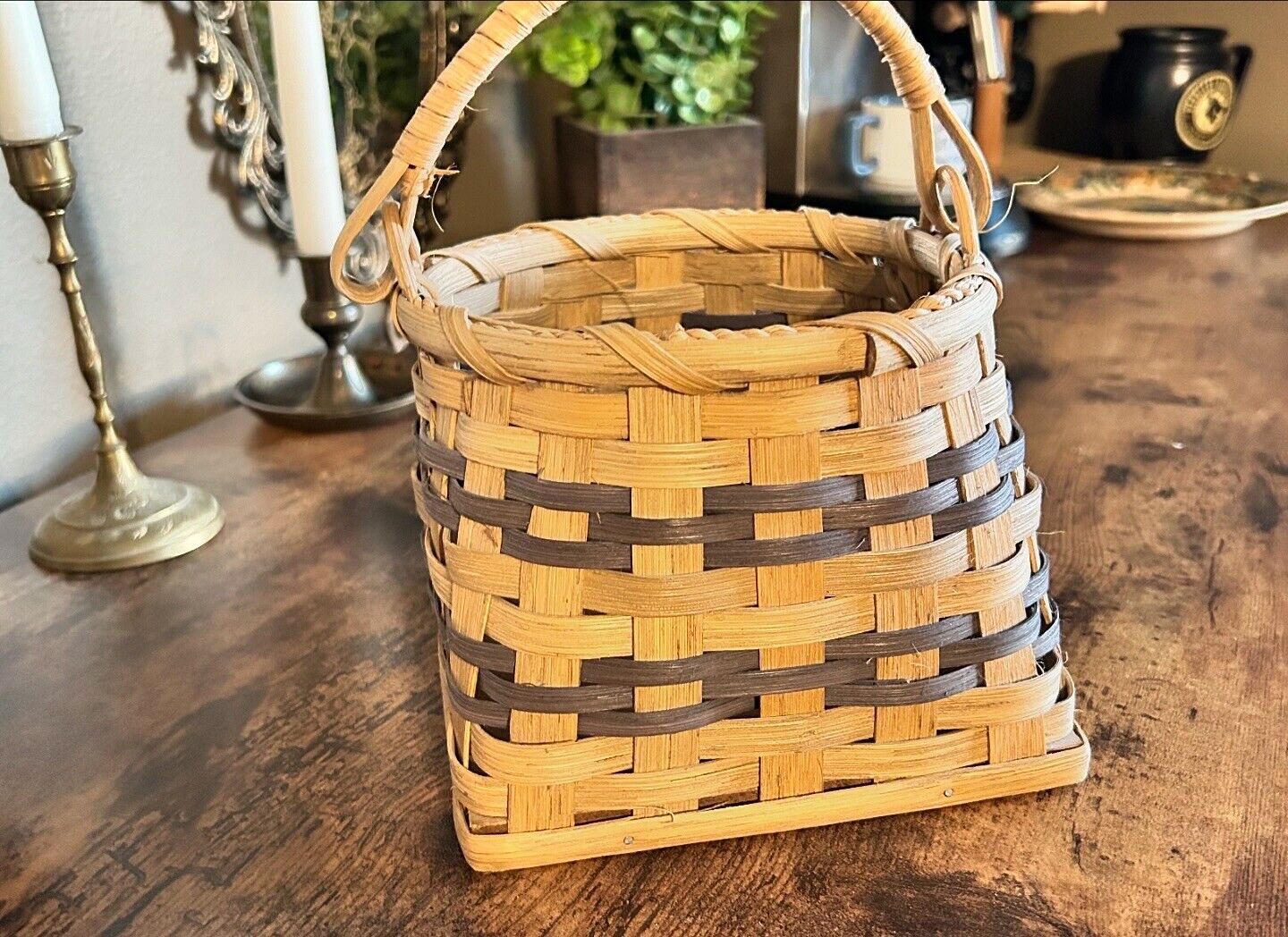 Vintage Small Amish Made Basket Handwoven Signed, Year 2000 In Apple Creek, OH