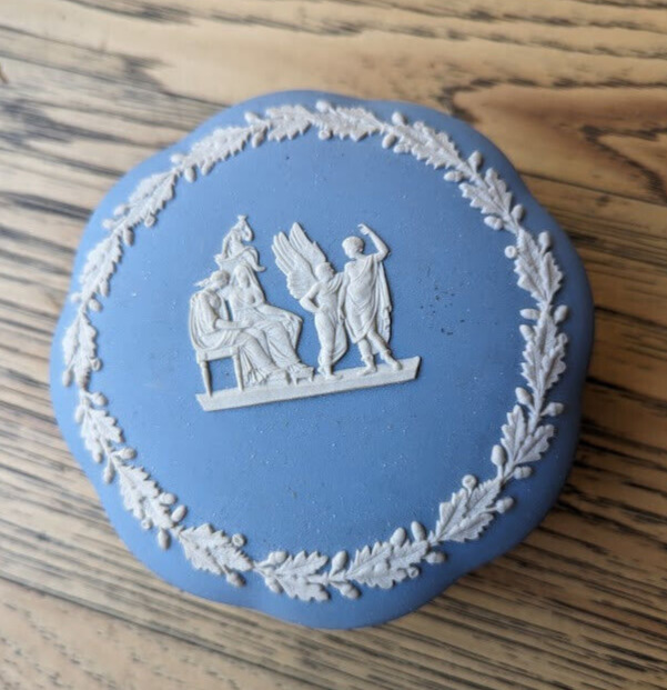 Vintage Wedgwood trinket box blue with lid classical motifs round 5\