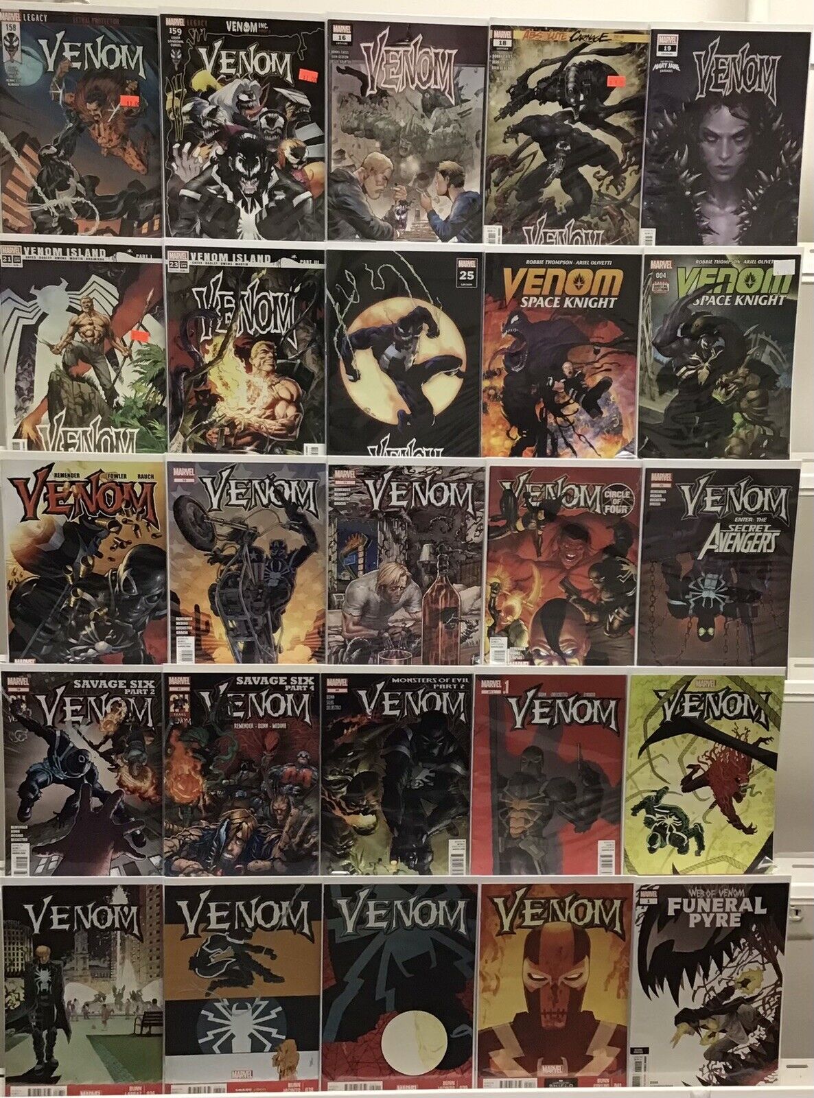 Marvel Comics - Venom - Comic Book Lot Of 25