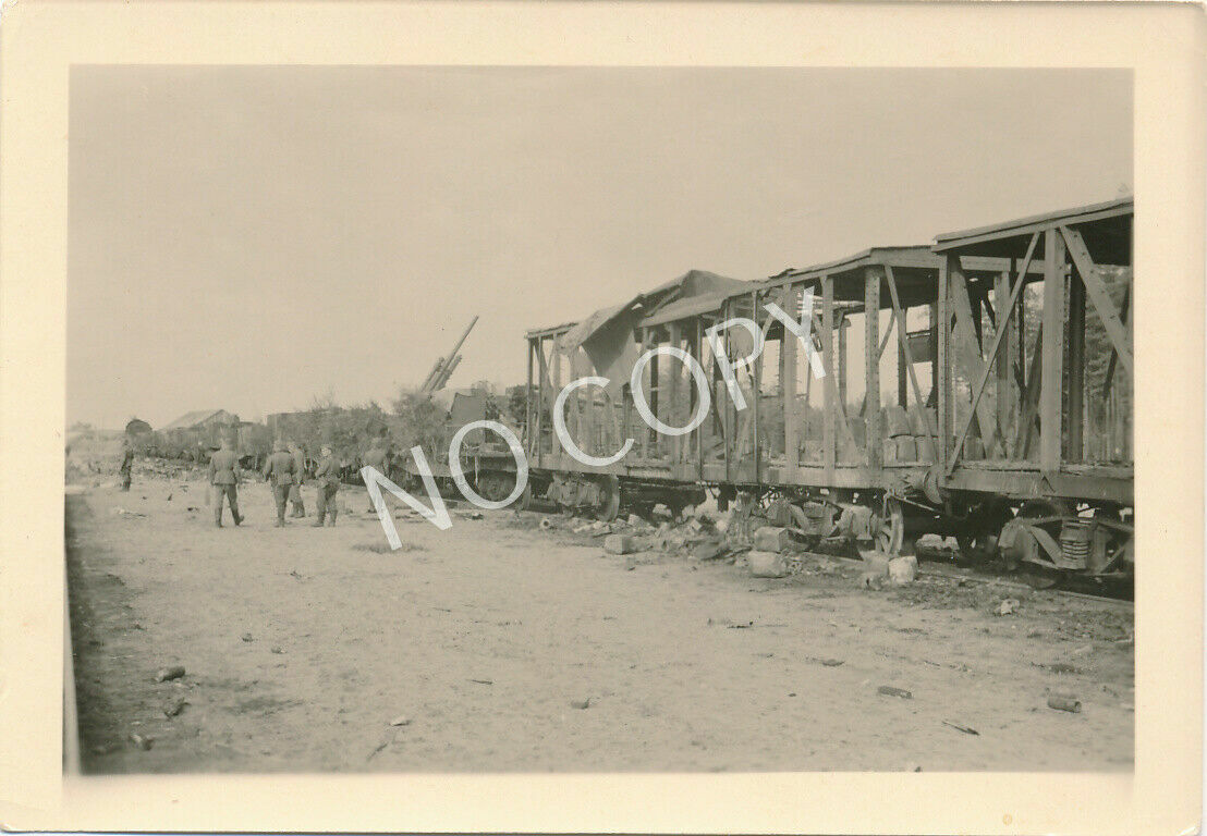 Photo Wk II Destroyed Railway Gun 8 x 8