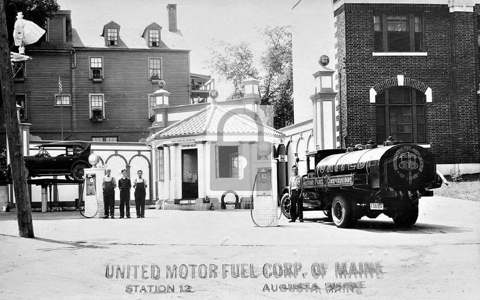 United Motor Fuel Corp Mayflower Gas Station Augusta Maine ME Reprint Postcard